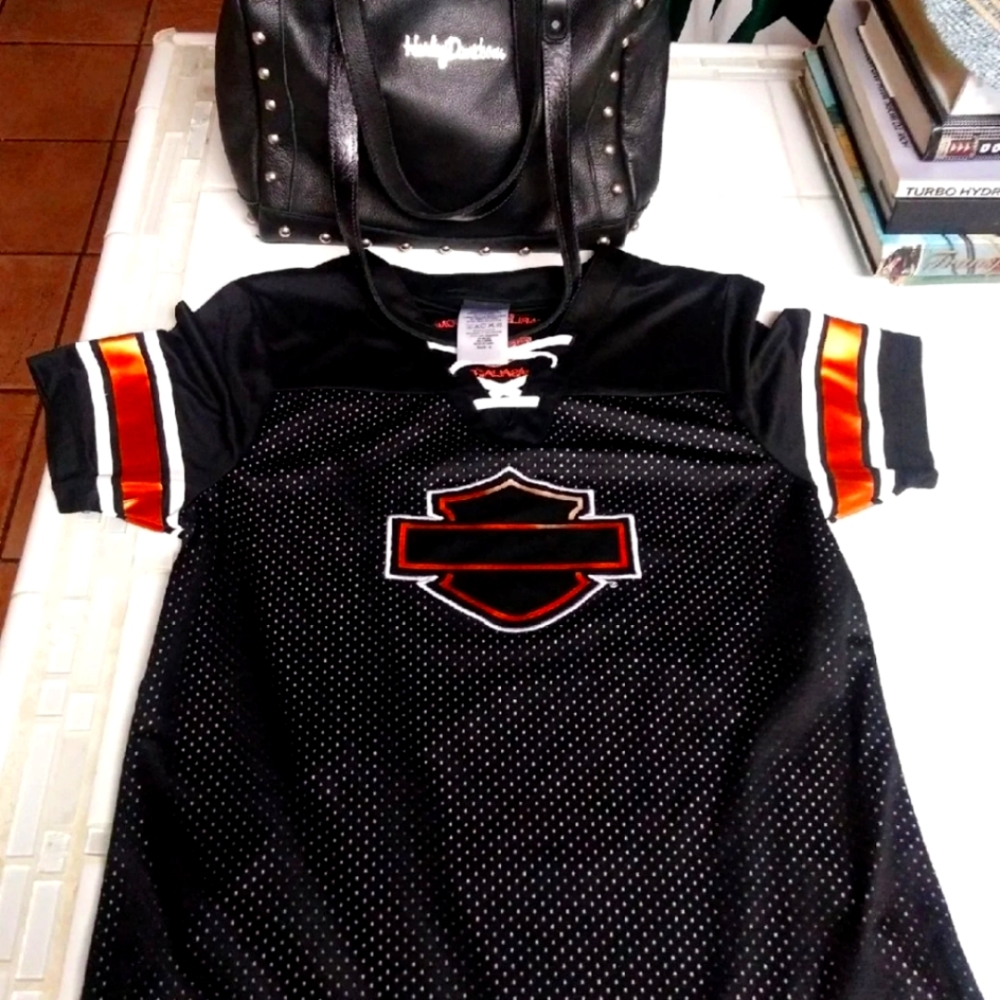Harley-Davidson Shirtin great condition.